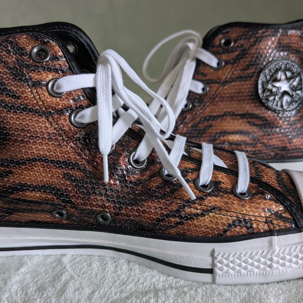 Wild Tiger Pattern High-Top Sneakers